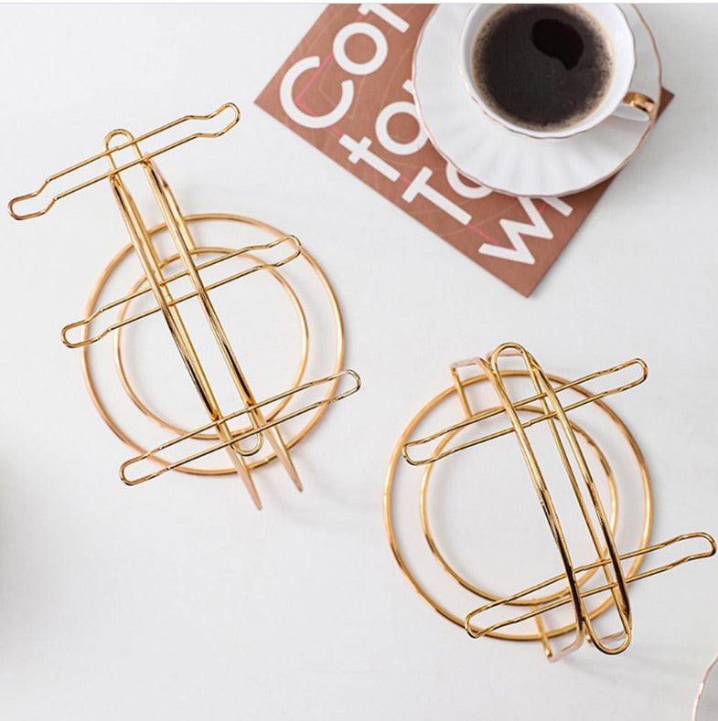 Luxury metal cup and saucer stand with six hooks, kitchen tea set organizer rack, ideal for storing cups and saucers efficiently.